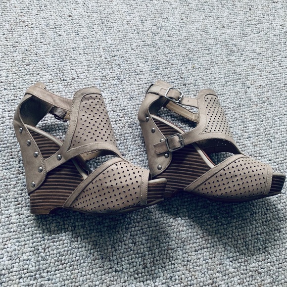 Wedges - Picture 3 of 3